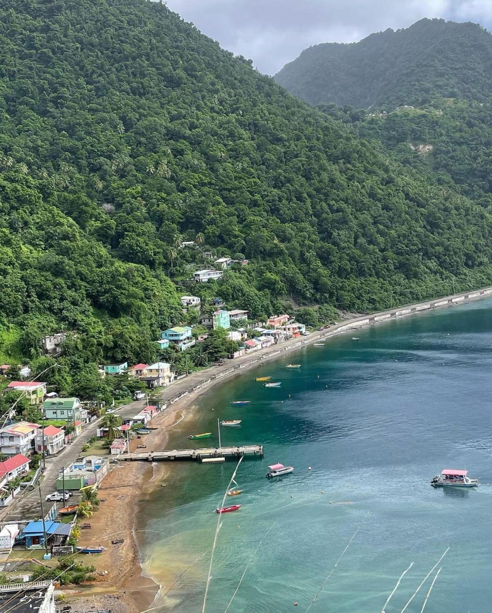 Rainbow Heights Apartment, Soufriere 外观 照片