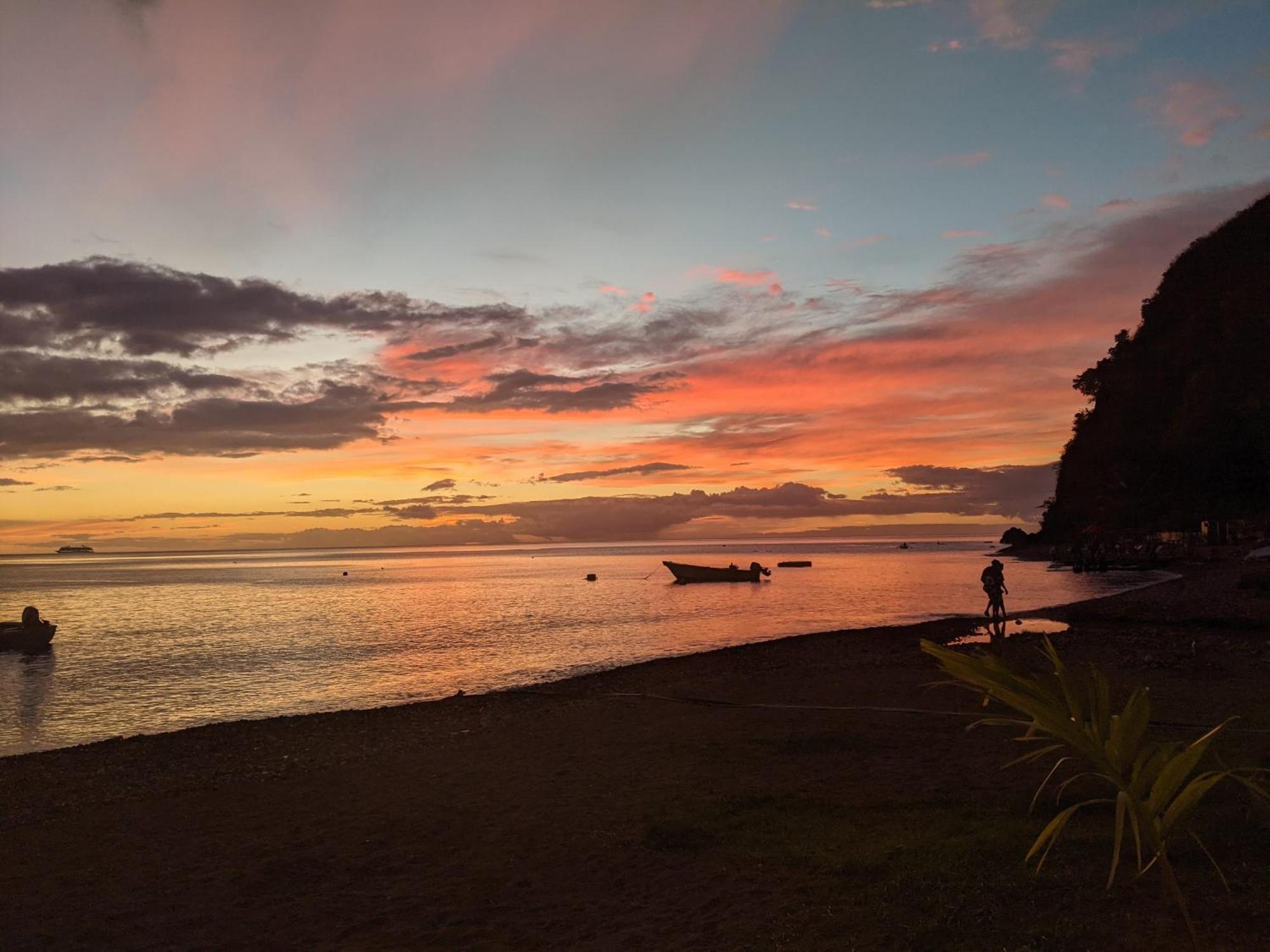 Rainbow Heights Apartment, Soufriere 外观 照片