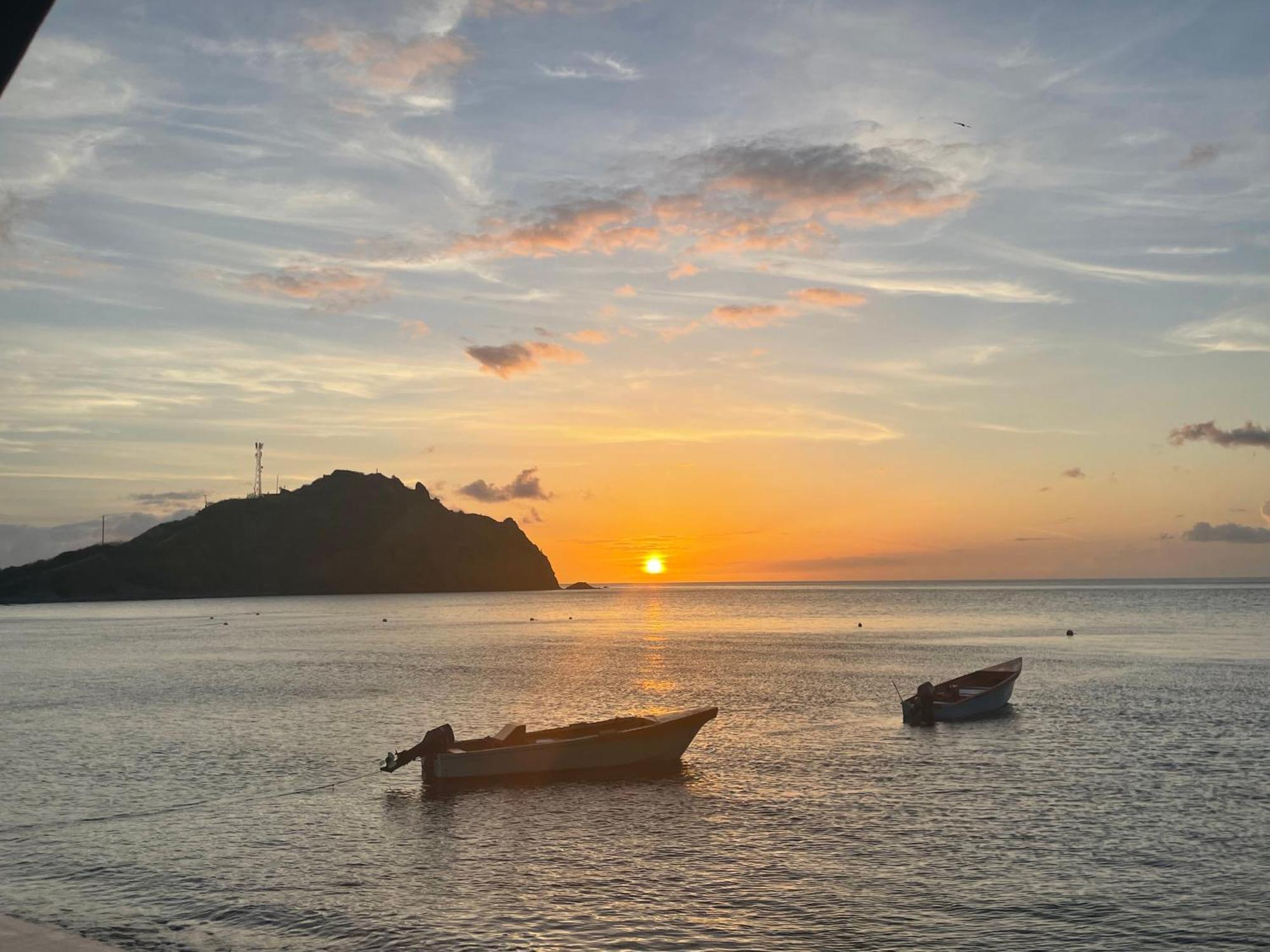 Rainbow Heights Apartment, Soufriere 外观 照片